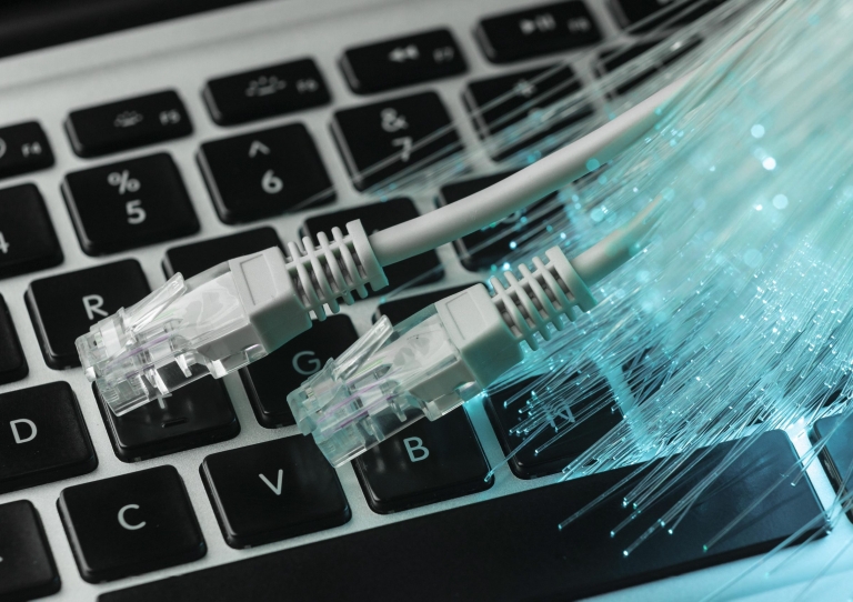 Perbedaan Internet Broadband vs Dedicated